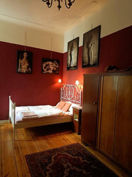 Schoeneberg Holiday Flat & Art Gallery Berlin Bagian luar foto